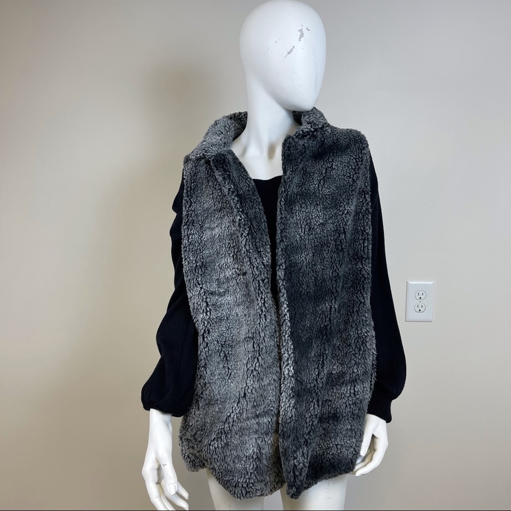 Warm & cozy Lifestyle Faux Fur Vest